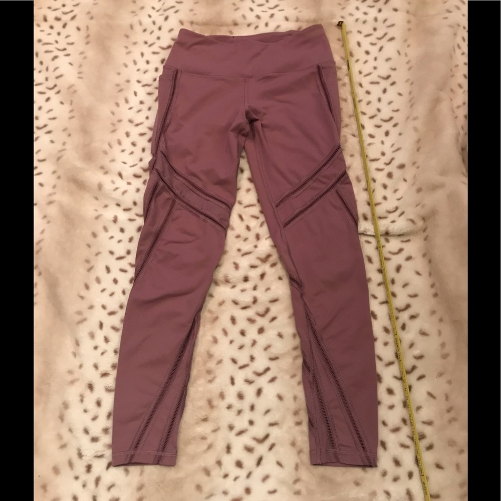 Victoria Secret S legging pink w cutout lines & side pockets